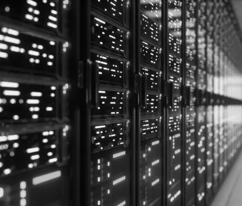 壁一面に並ぶサーバー